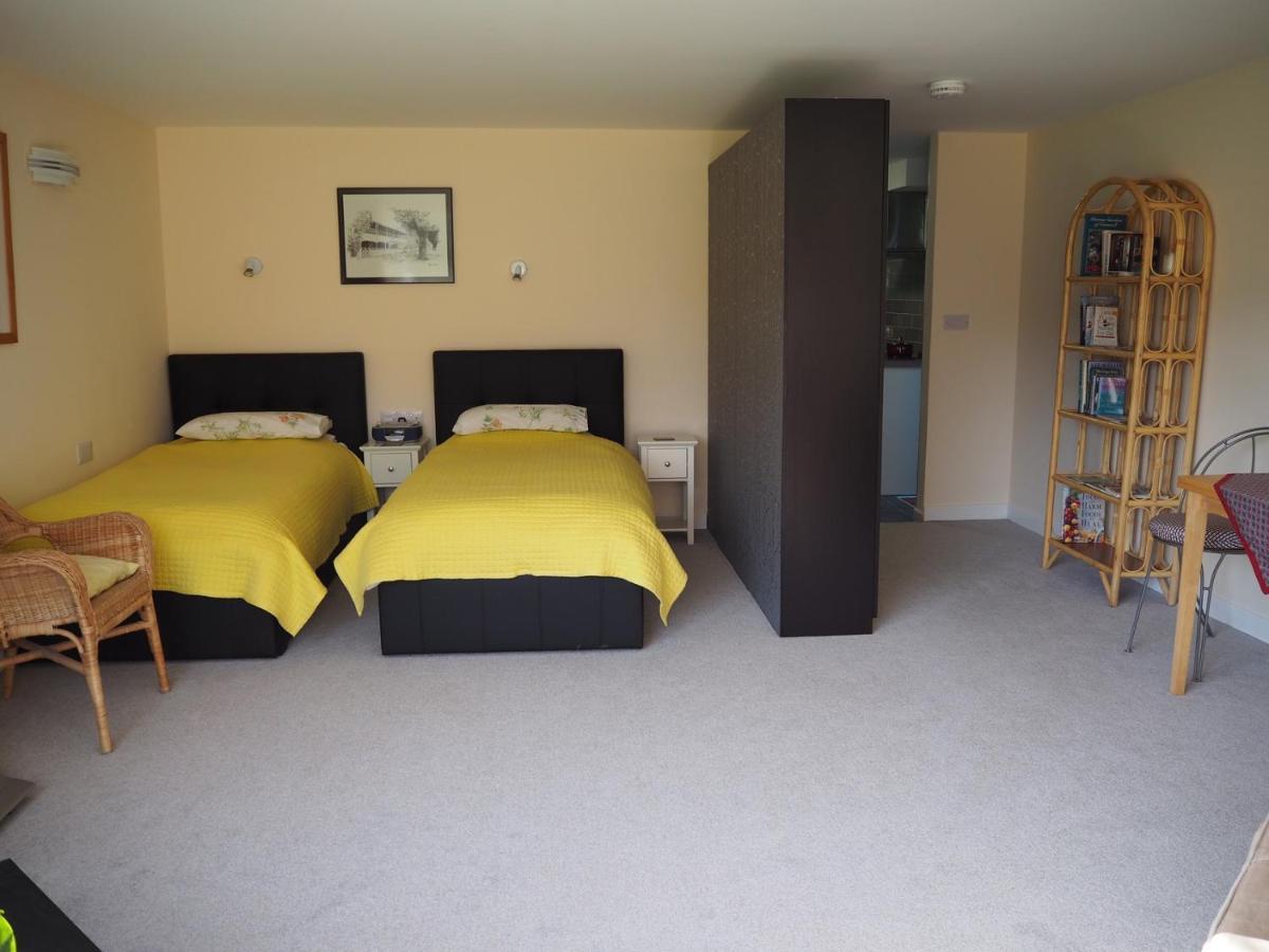 Truro Apartment In A Stunning Quiet Location Bagian luar foto