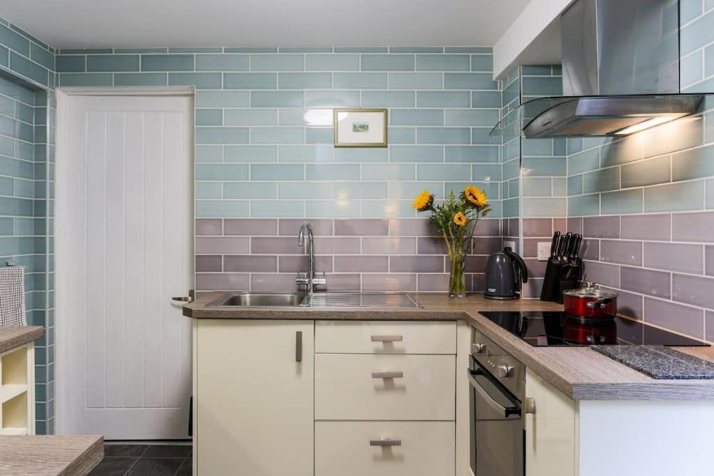 Truro Apartment In A Stunning Quiet Location Bagian luar foto